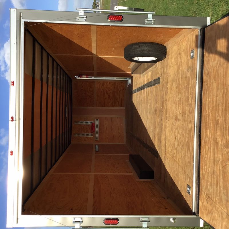 24ft x 8.5 enclosed Vnose trailer FS 7’ interior w/ E track 5200lb