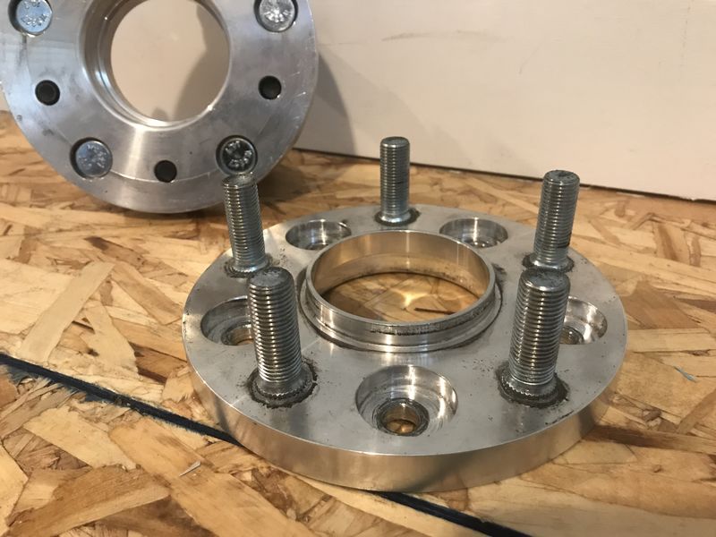 Porsche Wheels to BMW Hub custom wheel adapters lugs and bolts adaptec