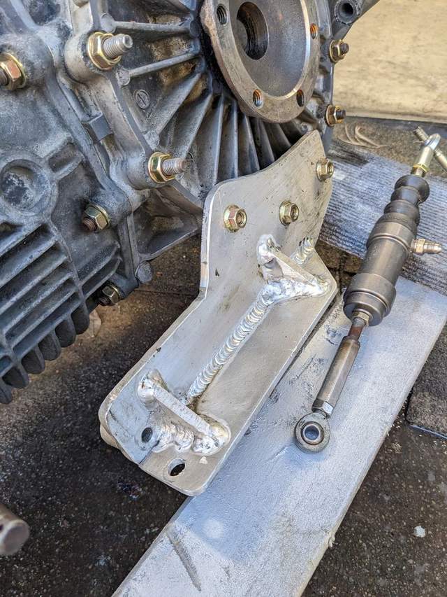 1975 915 transmission, clutch, flywheel, shift rod, shifter, hydraulic